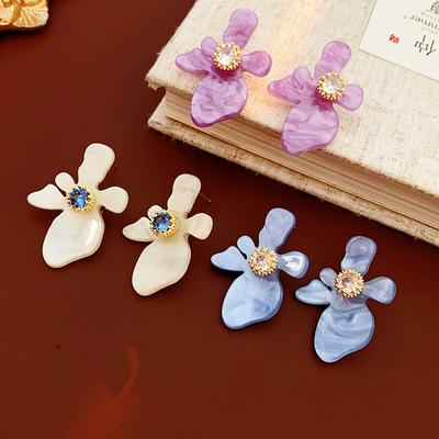 Zircon Resin Irregular Flower Earrings Simple Fashion Stud Earrings Light Luxury High Sense Fresh Earrings