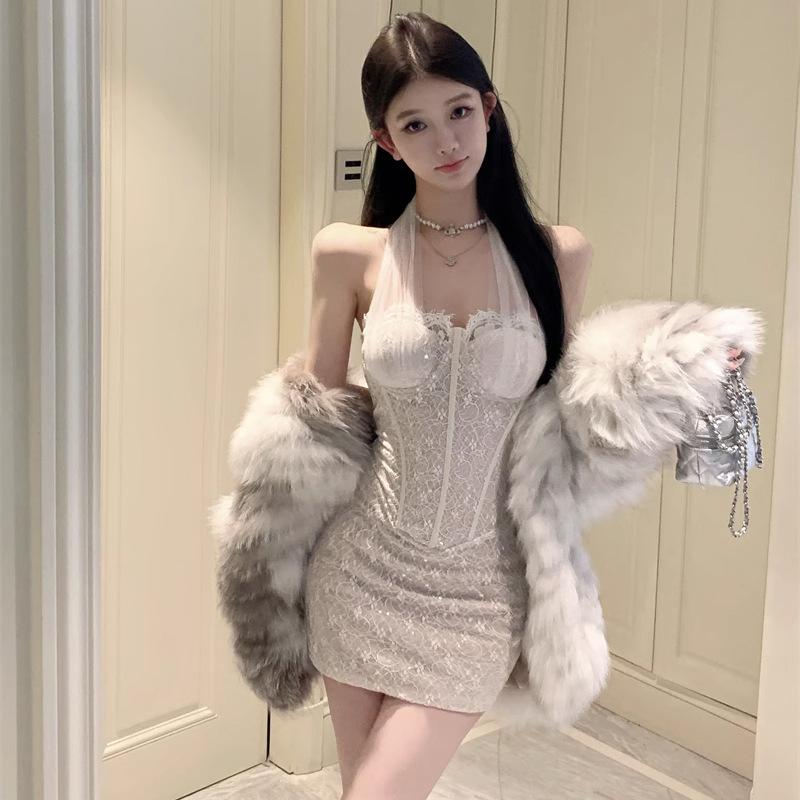 

Женское знаменитое платье с отделкой под ключицу и шею в стиле «ветер роса» L