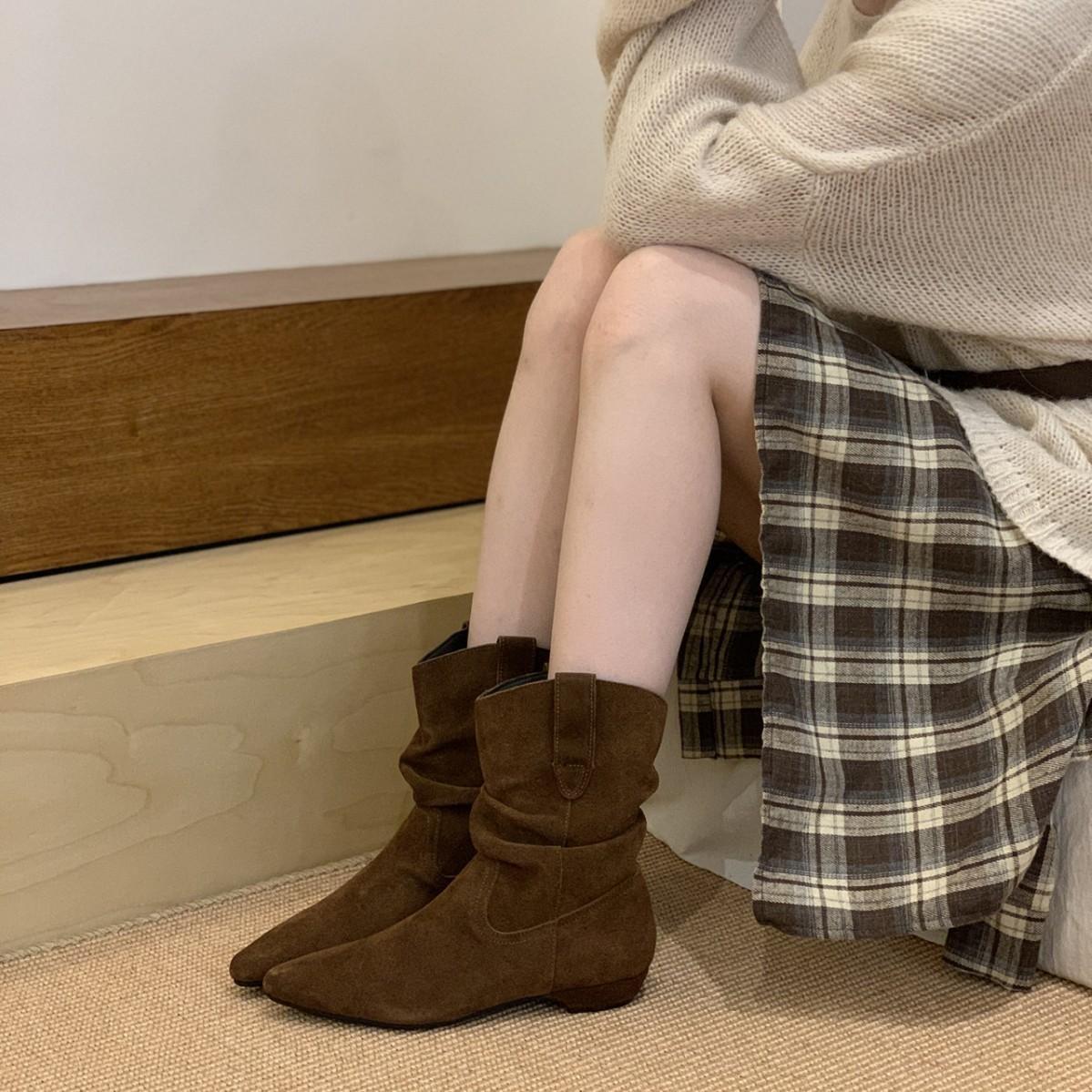 

French suede pleated heel medium boots women s 2025 autumn and winter wear retro western medium tube Martin boots 39 кавовий