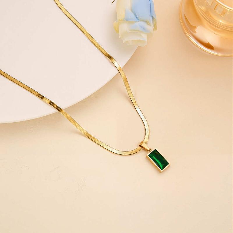 סט אחד תליון שרשרת ועגילים מפלדת אל-חלד מלבניים עם זירקון ירוק לנשים סט תכשיטים למסיבה