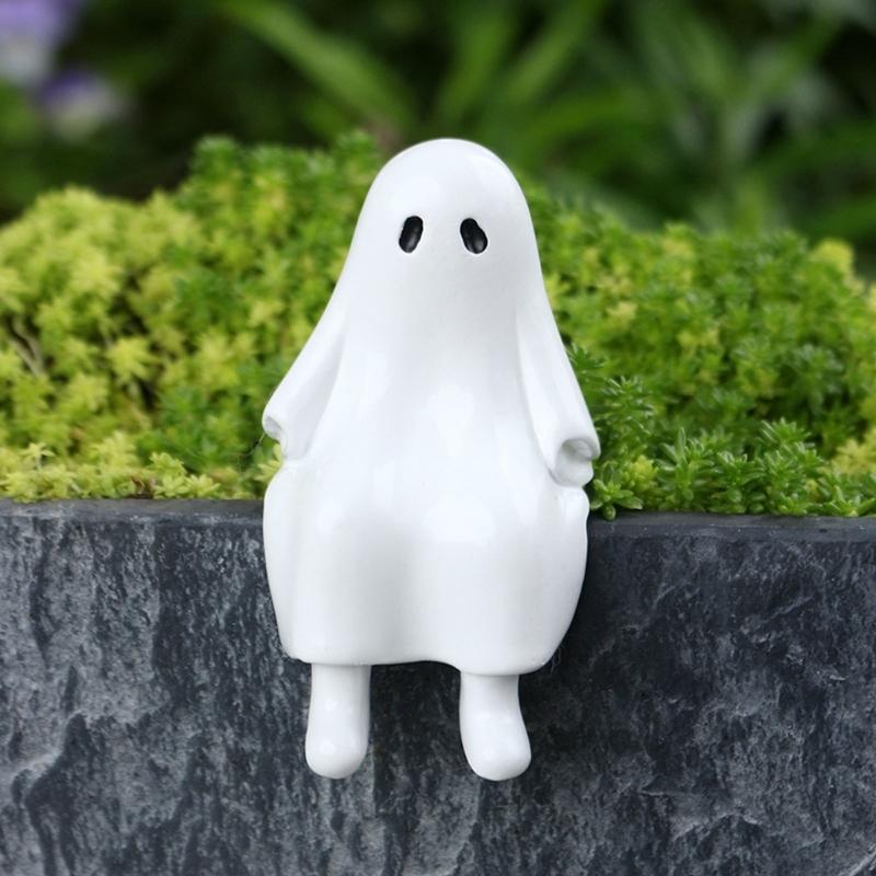 Whimsically Ghostly Sculpture Halloween Themed Resins Craft Ornament For Home Garden Decoration Weather Resistant Design