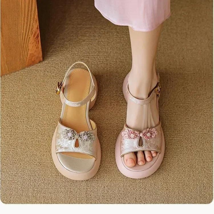 Women's new platform sandals with pearl block heels and high heels are new Chinese style shoes zapatos