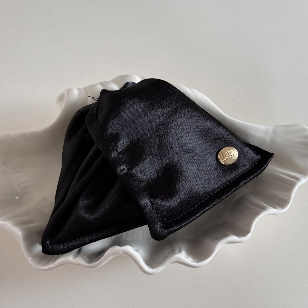 

French satin fabric triangle grab clip new back head hairpin temperament shark clip hair accessories чёрный