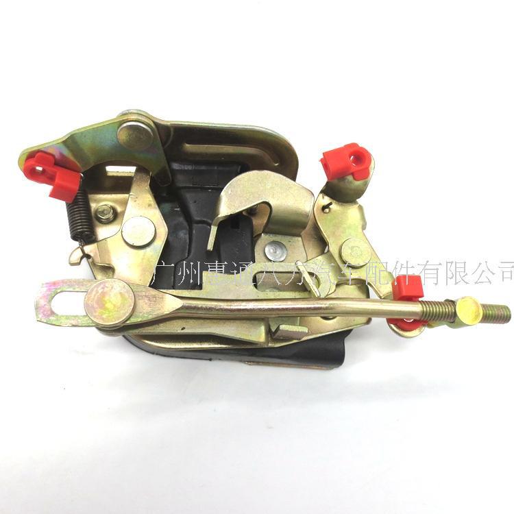 Qingling Isuzu NHR 4JA1 Right Front Door Lock Assembly