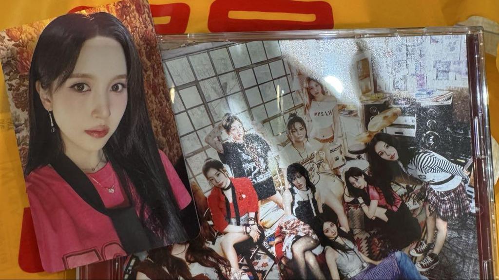 [USED] TWICE ENEMY First Press Limited Edition A Mina Trading Card CD