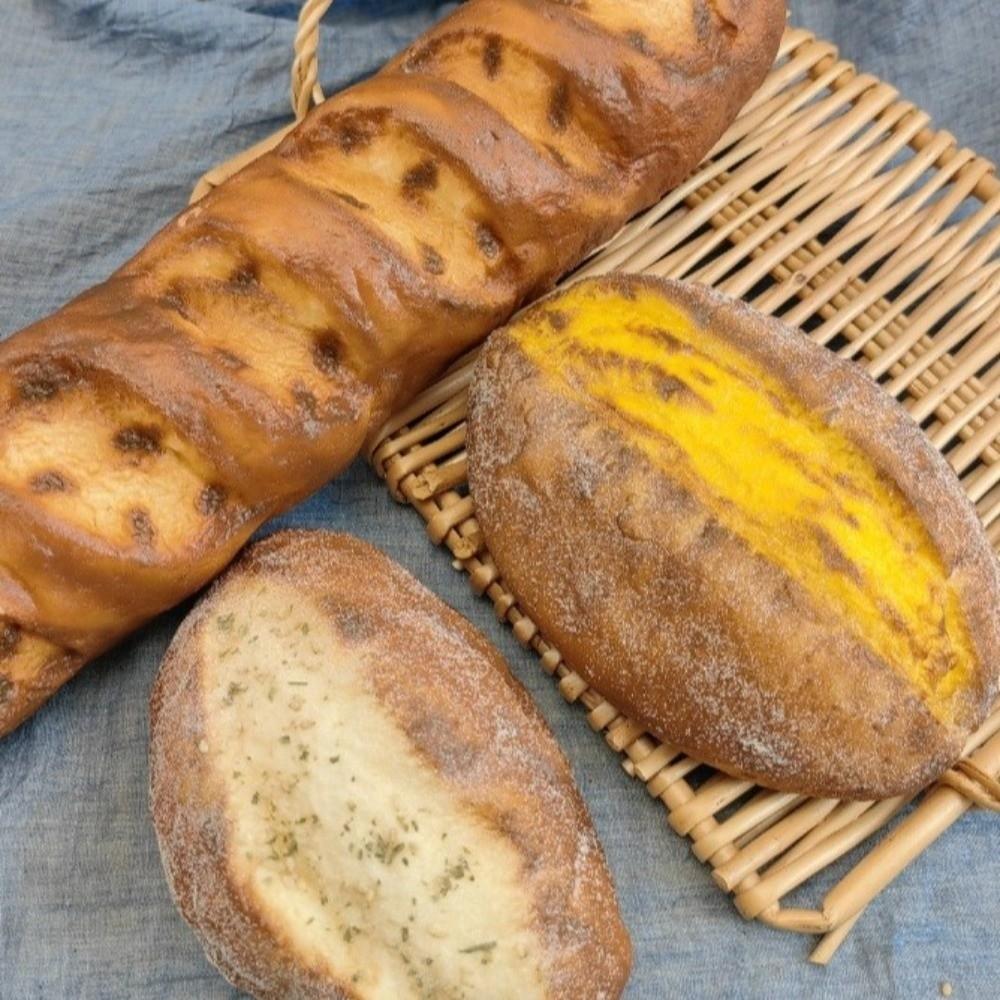 Pane Finto Realistico Morbido Modello Toast in PU Decorazioni per Feste Pane Liscio Artificiale Scaffale Espositore