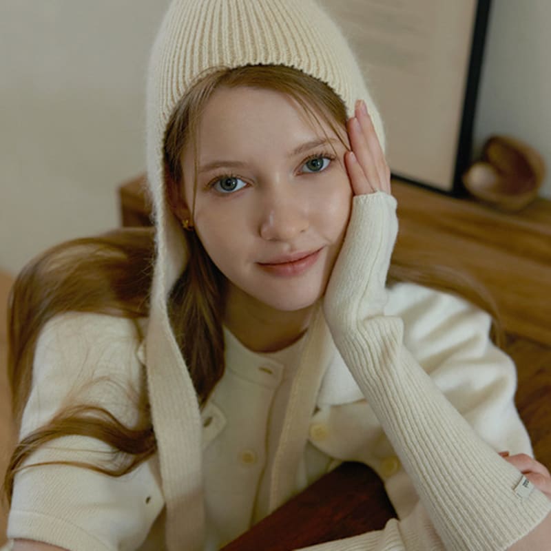 

Леве [6мм+10мм Жемчужные серьги в подарок] Ангоровая шапка-ушанка - Слоновая кость Ivory