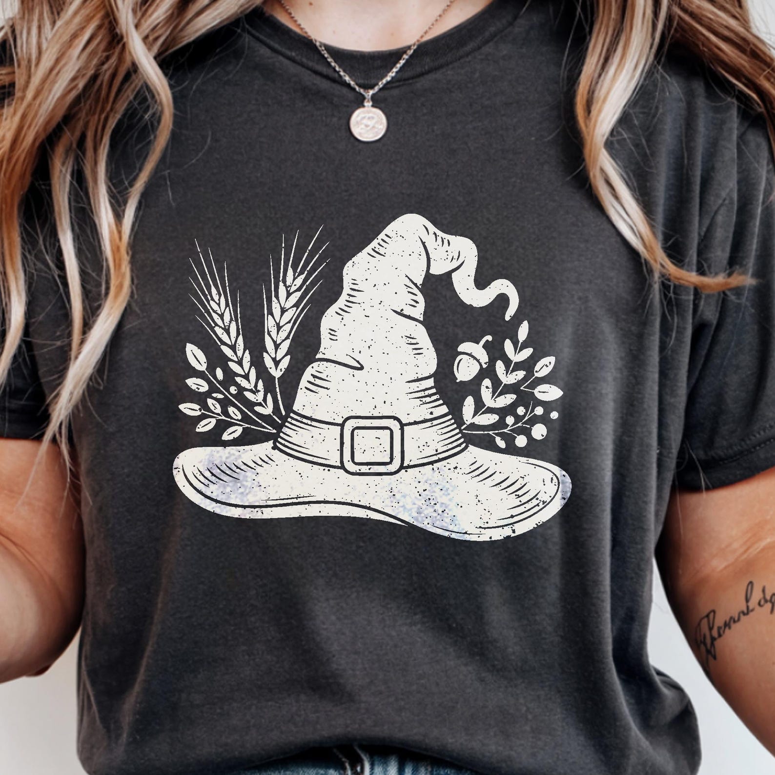 Harvest Witch Hat T-Shirt Autumn Cozy Goth Fall Witchy Tee Seasonal Halloween Shirt Wheat Acorn Fall Vibes Gift XL