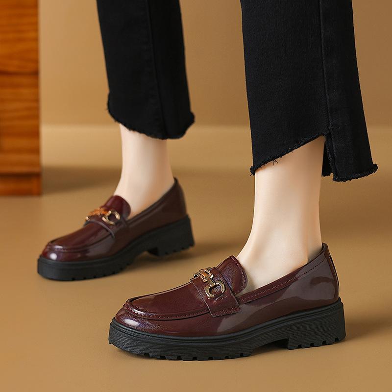 2026 Women Spring New Black Platform Flats Shoes Women Loafers Slip on Boat Shoes Metal Designer Casual Leather Oxfords
