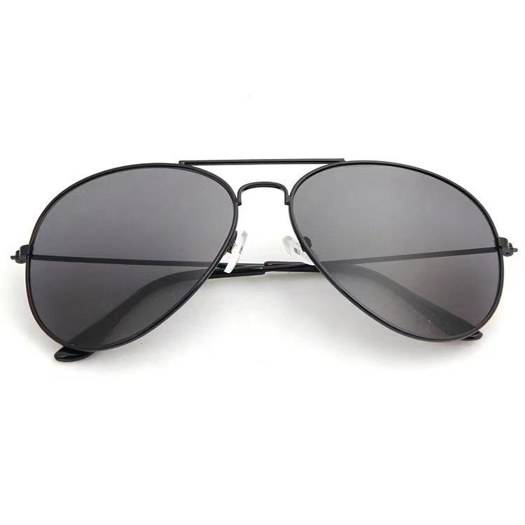 

Men Retro Pilot Sunglasses Big Frame Oversized Metal UV400 Reflective Lens Trendy Driving Shades for Women