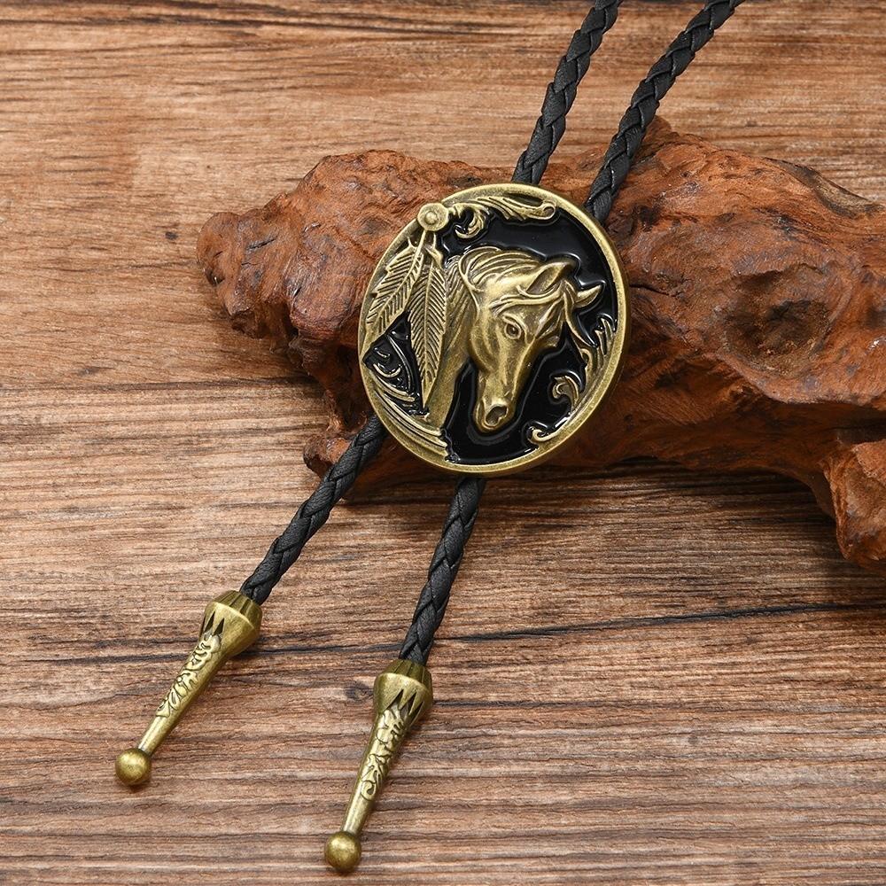 

Vintage Oil Drip Horse Head Bolo Tie Necklace Leather Rope Alloy Pendant Retro Leather Rope Necklace Smooth Polished бронзовий
