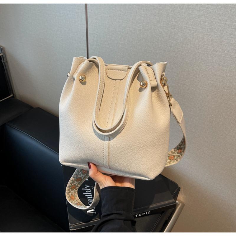 Popular Bags Women's New Autumn and Winter Retro Broadband Messenger Bags Niche Bucket Bags