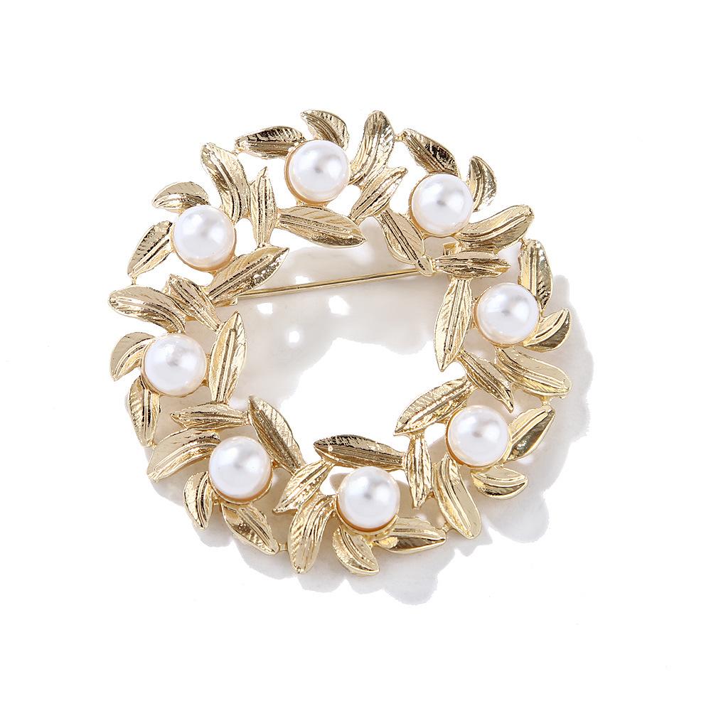 Antique Wreath Atmospheric Fashion Leaves Pearl Brooch Alloy Wreath Gold Corsage Clothing Accessories Perfect Gift for Couples