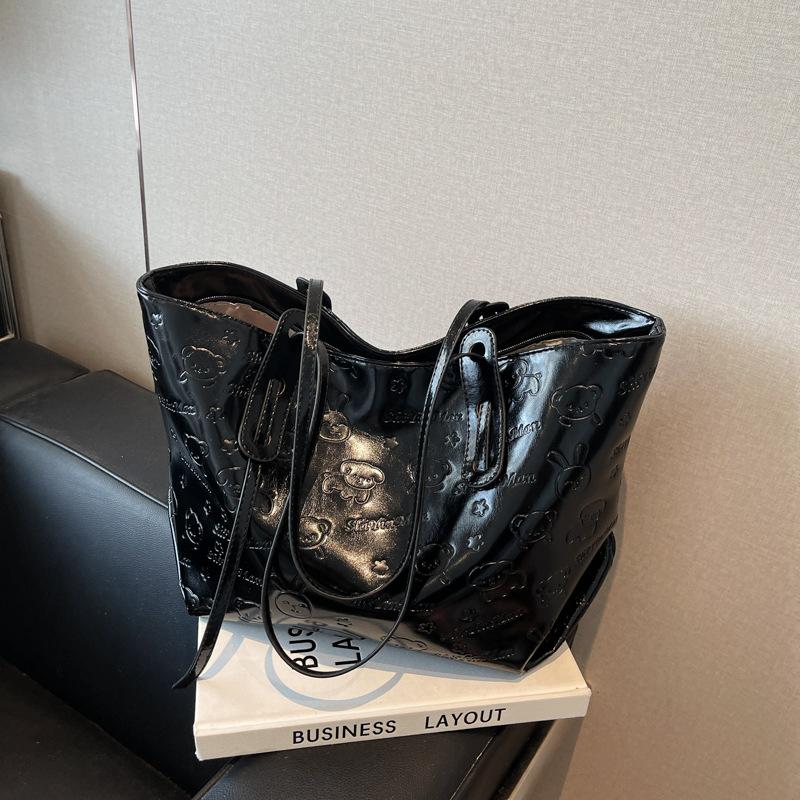 

Versatile large-capacity work commuter bag women s new casual fashion simple class shoulder tote bag чёрный