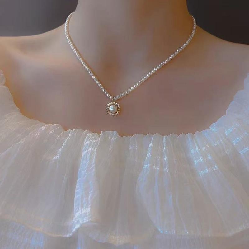 Millet bead necklace women's design sense high niche exquisite diamond-encrusted pearl pendant collarbone chain temperament neck chain