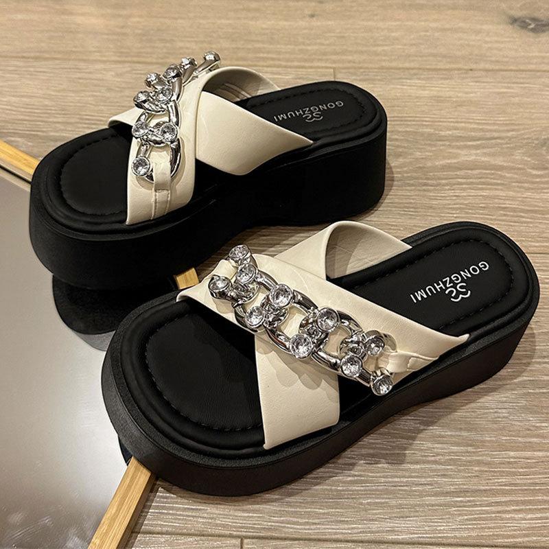 Rhinestone One-word Slippers for Women's Summer Wear 2025 New Small Man Height Increase Thick Bottom Fashion Beach Cool Slippers for Women