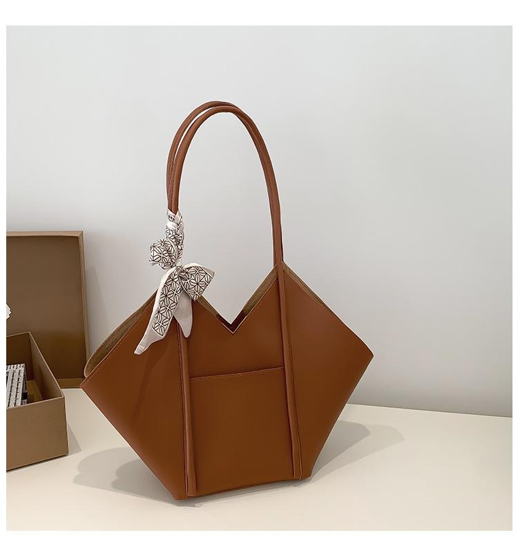 

Сумка-тоут большой вместимости женская сумка осень новая корейская версия ретро сумка для мамы и ребенка комплект из двух предметов женская на плечо подмышку женская коричневый