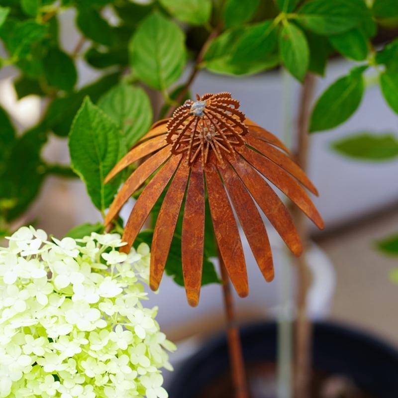 Rusty Echinacea Garden Art Stake Iron Plant Sculpture Weather Resistant Outdoor Decoration for Flower Beds Lawn