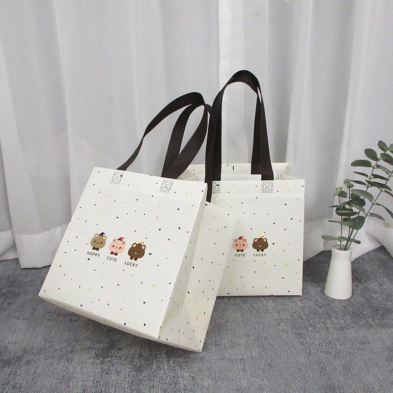 12/30pcs Cute Bear Non Woven Gift Bags Kids Clothing Shopping Bags Reusable Tote Bags for Toy Candy Birthday Party Gifts