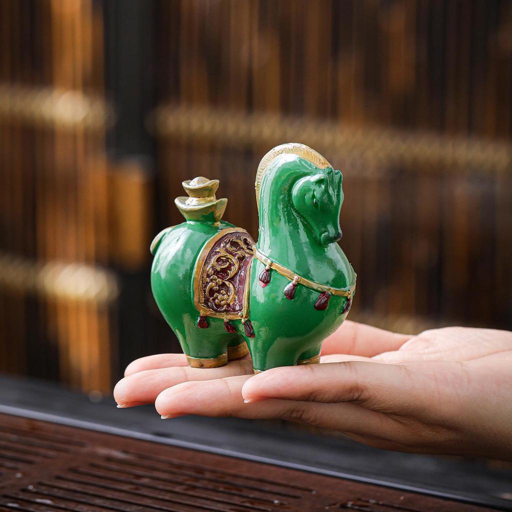 Instant Fortune Resin Tea Pet: Color-Changing, Wealth-Attracting, Creative Tea Table Decoration for Tea Enthusiasts.
