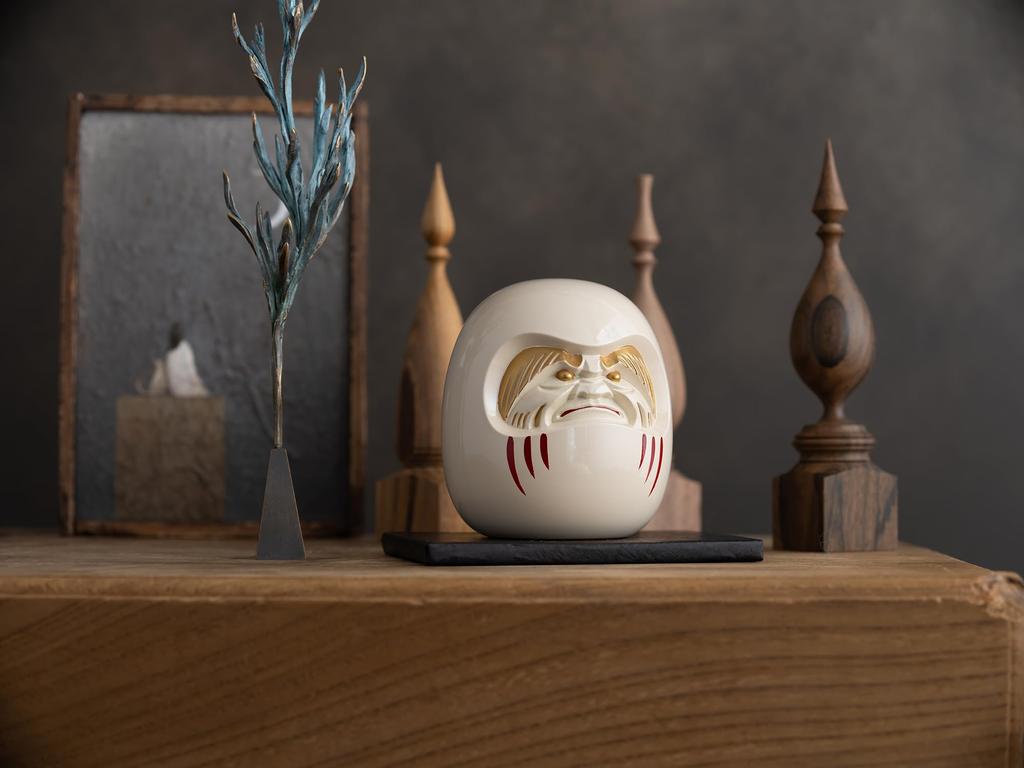 Gin-Yado White Daruma Figurine by Engaku Daishi, Takaoka Bronzeware (Daruma WH)