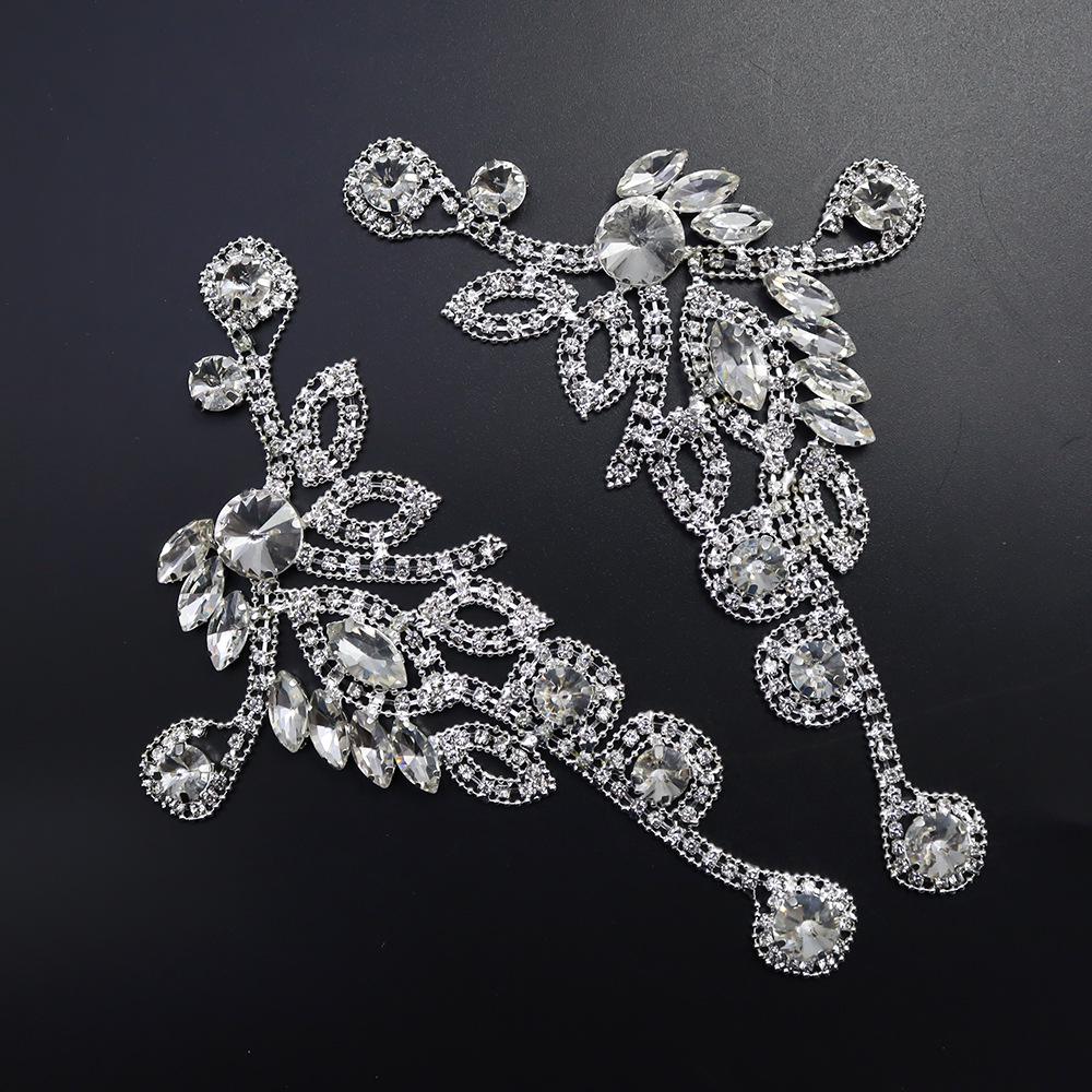 Broche Applique Strass Florale pour Robe de Soirée ou Embellissement de Ceinture de Taille de Mariage