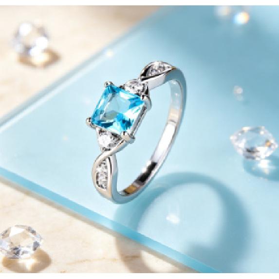 French-style Delicate Twisted Band Ring with Blue Cubic Zirconia Princess Square Blue Diamond Niche Commuter Jewelry