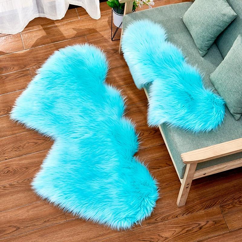 2025 New Creative Heart-shaped Plush Carpet Fashionable European Style Floor Mat Home Sofa Decoration Rugs