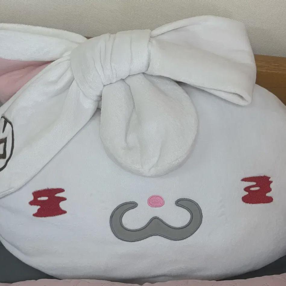 

Universal Rabbit Cushion