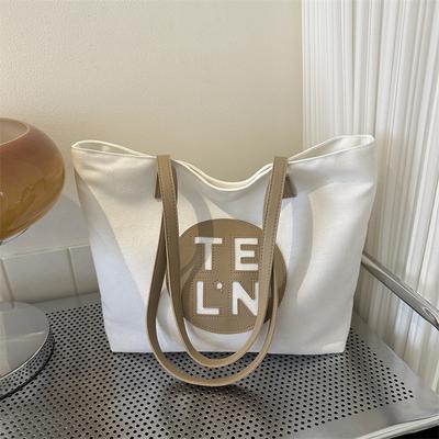 Going Out Large-capacity Fashion Leisure Bag Make-up Bag 2025 Spring and Summer New Versatile Ins Shoulder Tote Bag Women