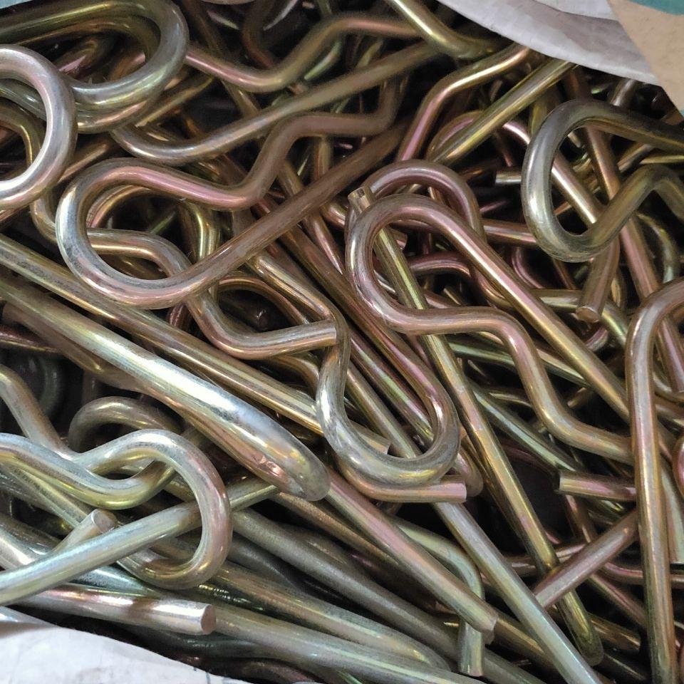 Sortiment válcových a plochých kolíků – Ocelové čepy náprav a zavěšení pro traktory a rotační kultivátory