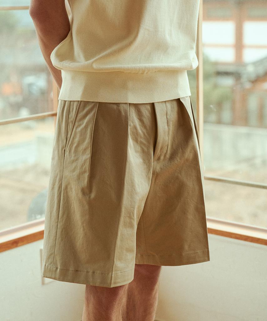BELLIEF Essential Cotton 2-Pleated Chino Shorts (Beige)