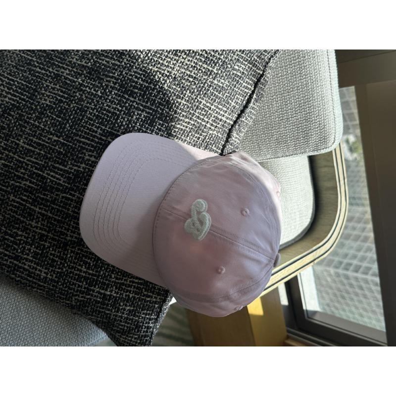 New Dopamine colored Fashion Letter Baseball Hat for Women with Versatile Face Small Curved Brim Baseball Hat for Students