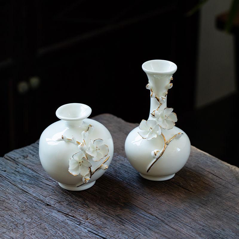 Weiße Porzellanvase Handgefertigte Pflaumenblütenvase Vintage Keramik Blumenvase Ästhetische Skulptur Heim- Bürodekor Hochzeitsgeschenke