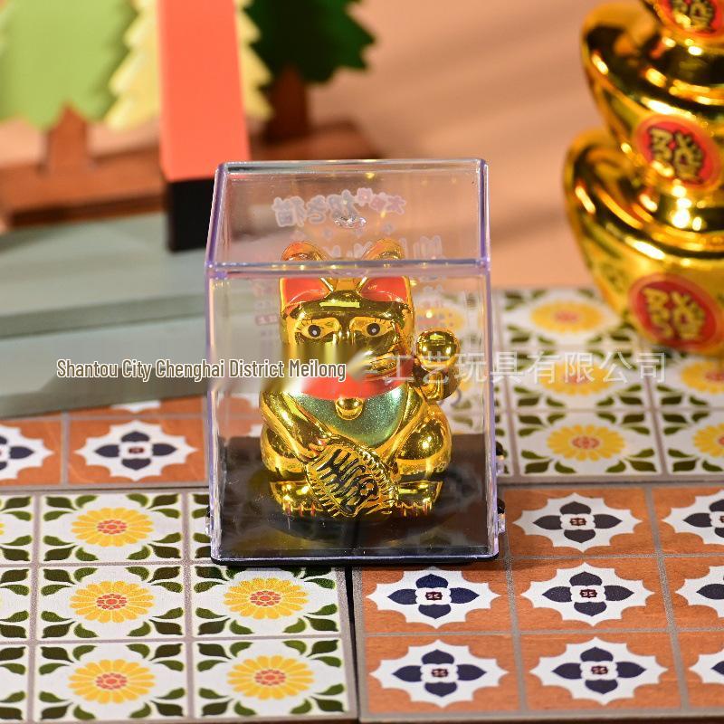 2-Inch Solar-Powered Golden Lucky Cat Waving Ornament for Desktop Decor