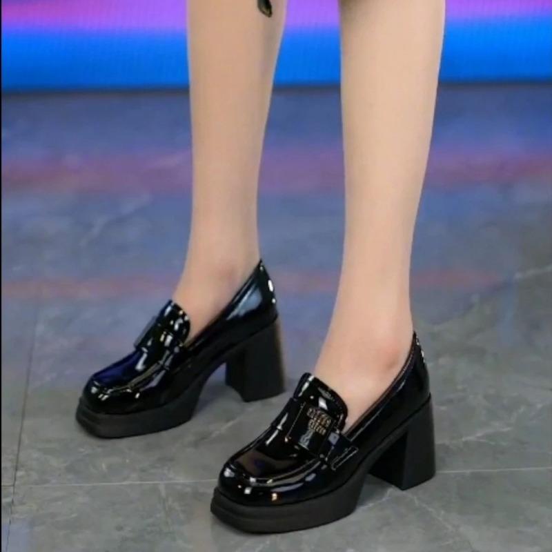 

Женские туфли на высоком каблуке, весенняя новая модная универсальная женская обувь из лакированной кожи, толстый каблук, водонепроницаемая платформа, одинарные туфли 38 чёрный