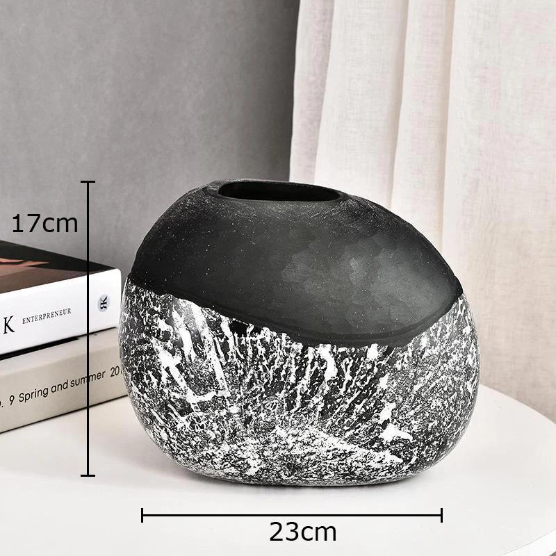 

Creative Black and White Ceramic Vase Abstract Artwork Floral Vases Desk Decoration Flower Arrangement Room Aesthetic Decor
