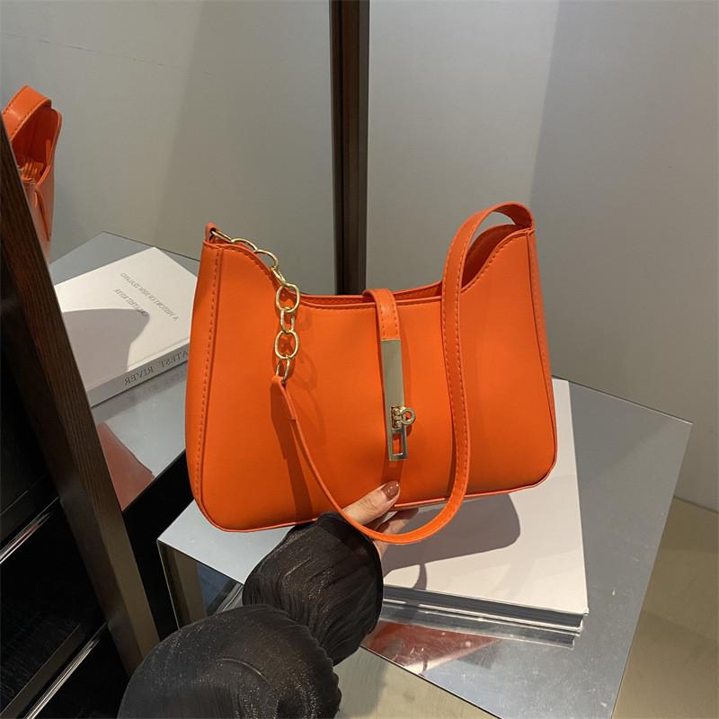 Stylish Vintage-inspired Crescent Bag Perfect For Everyday Outfits In Multiple Color Options оранжевый