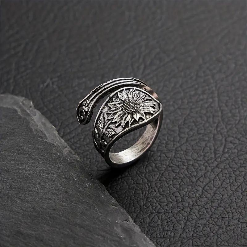 Retro Sunflower Pattern Open Adjustable Ring Temperament Men and Women Couple Ring Jewelry