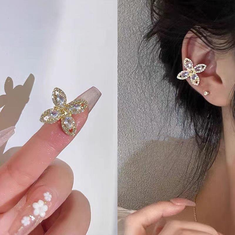 Fashion ear clips without ear piercings, advanced sense, cold wind design sense, personalized earrings, women's sweet and cool versatile butterfly