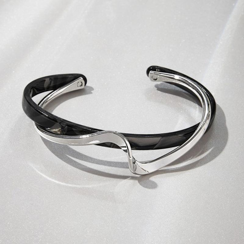 Braccialetti di conchiglie bianche Braccialetti di metallo piegati a bordo Braccialetti da mano da donna Braccialetti di apertura geometrici a forma di C Gioielli Regali