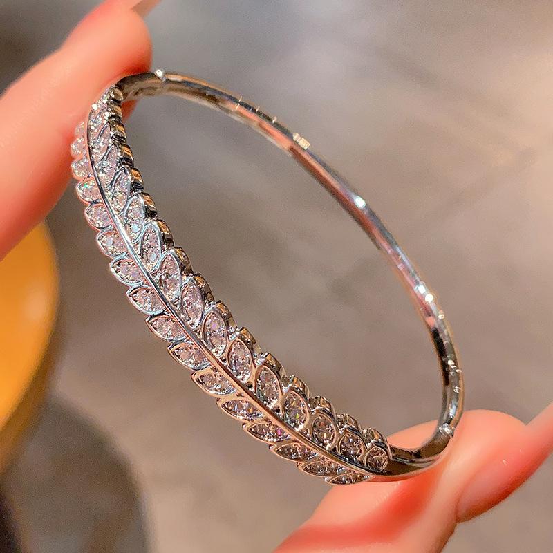 Real Zirconia Bracelet Luxurious Full Set with Charm Willow Leaf Bracelet Exquisite Creative Bracelet