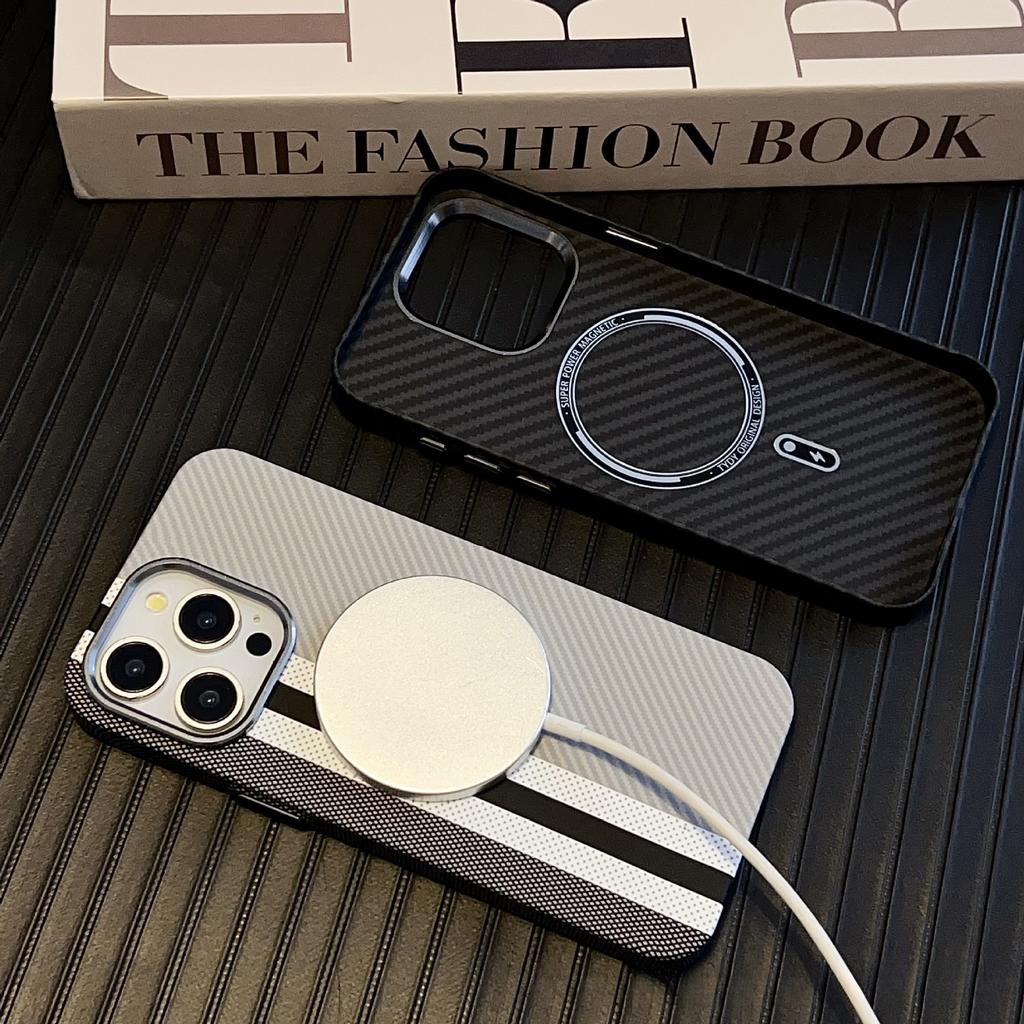 Applicable To Apple 17Promax Carbon Fiber Pattern Kevlar Magnetic Mobile Phone Case iPhone16PROMAX All-inclusive Anti-drop