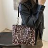 PU Leather Leopard Print Shoulder Bag Zipper Closure Tote Bag Chain Strap Handbag  Commuting