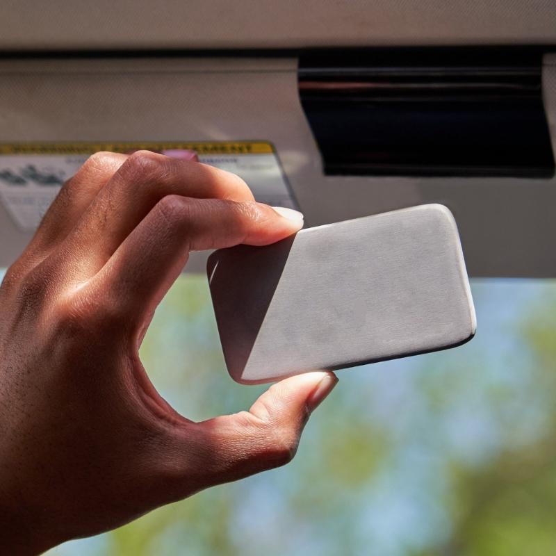 Easy Installation Clip On Air Deodorizer with Metal Clip Vehicle Visors Mounted Release Scents Universal Air Freshener