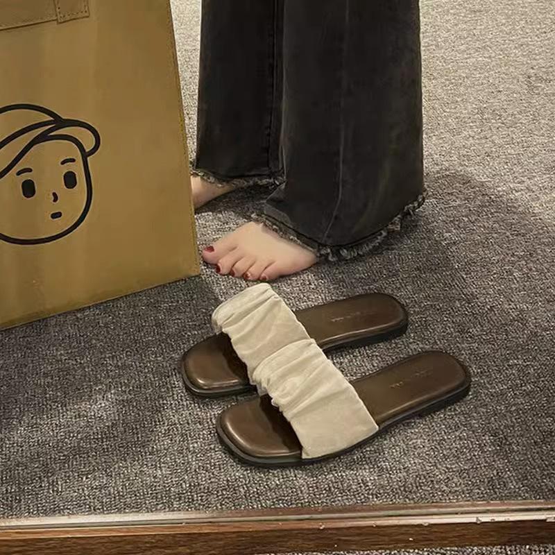 French High-end One-word Slippers 2025 Women's Spring Outer Wear Popular Sandals New Year's New Flat-bottomed Beach Sandals