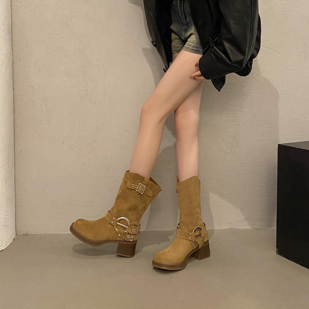 2025 Stapelstiefel Damen Grober Absatz Western Cowboy Stiefel Mittelhoher Schaft Runde Stiefel Wildleder High Heel Stiefel Metallbesatz