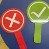 "1/2pcs Double-Sided PVC Handheld Response Cards - 'Correct' & 'Wrong' Signs for Classroom Teaching, Family Games, "