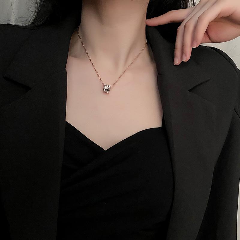 Titanium Steel Necklace Girls Simple Light Luxury Necklace Fashion Necklace