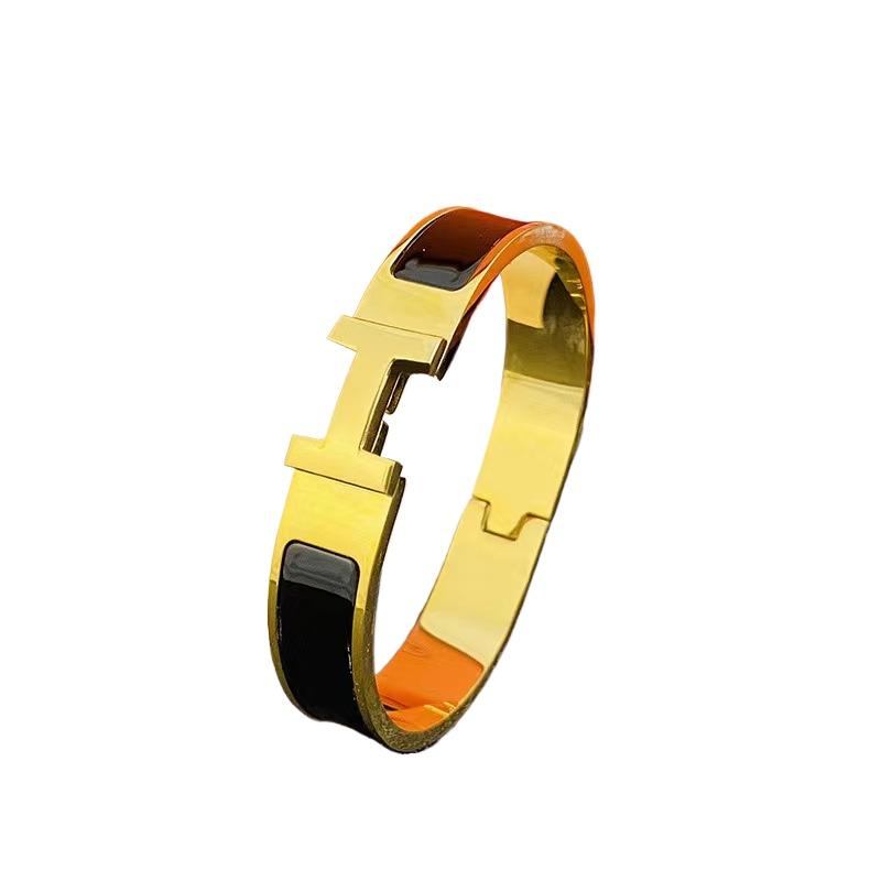 Klassisch Einfach Mode Unisex Leichter Luxus Trend Liebe Zuhause Buchstabe Titanstahl Armband Schmuck Tägliches Tragezubehör